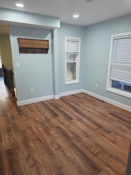 Building Photo - 102 Mt Pleasant Ave