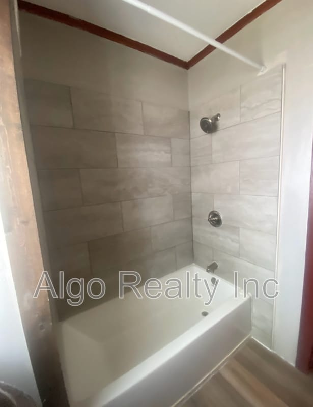 Building Photo - 3522 N Bryant Ave