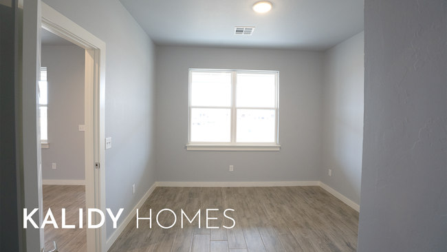 Building Photo - 307 Kirks Holw