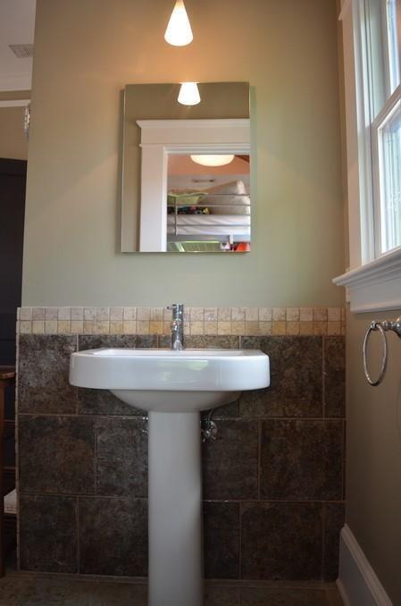 Building Photo - 942 Virginia Cir NE