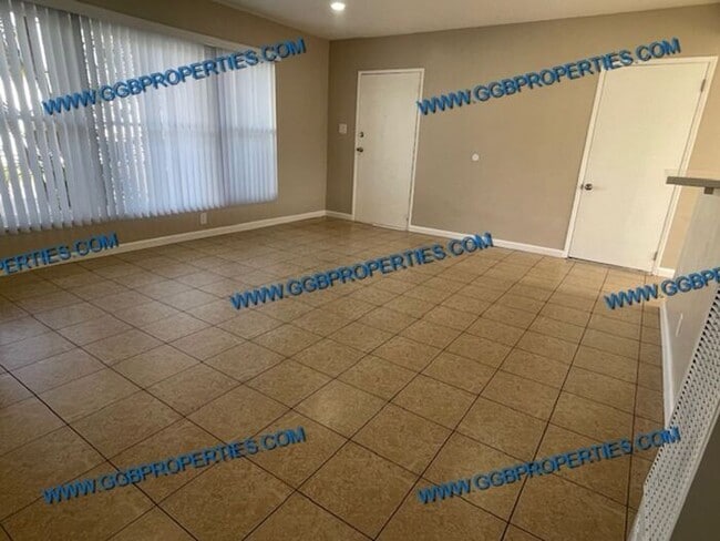 Building Photo - Will not Last! Charming 2 BD / 1 BA Norwalk Home with One Car Garage / Laundry Hook Ups