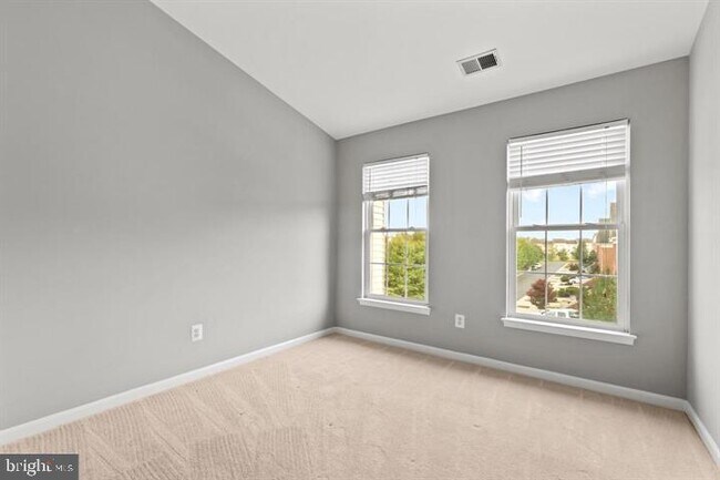 Building Photo - 25840 Kirkwood Square