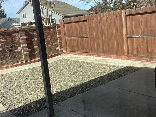 Building Photo - DREAM HOME