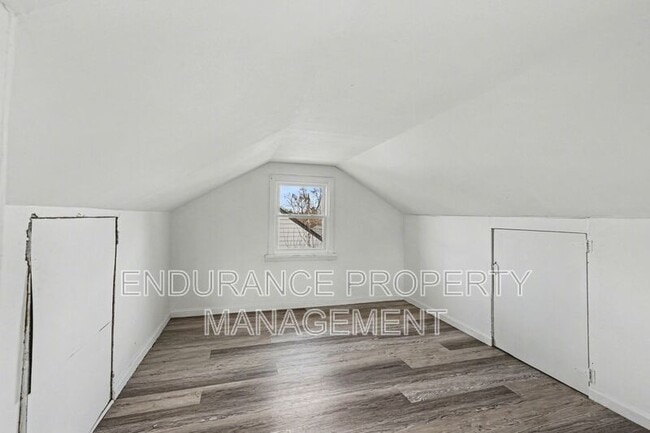 Building Photo - 2710 Hazel Ave