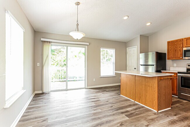 Building Photo - 720 Rembrandt Ave