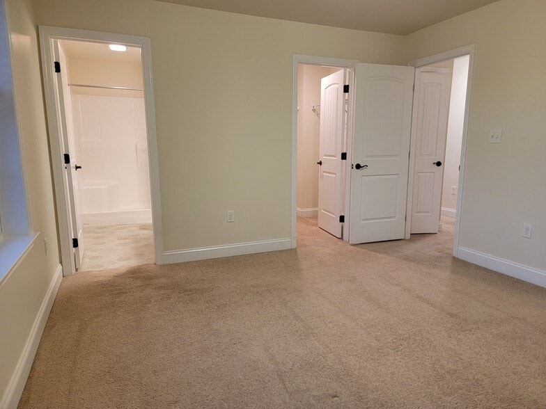 Building Photo - 143 Cedarwood Dr