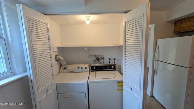 Building Photo - 226 Sawmill Rd