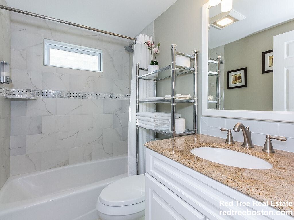 Building Photo - 33 Pershing Rd