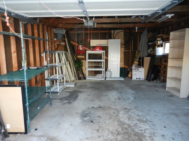 Building Photo - $0 DEPOSIT OPTION. CHARMING 3 BED 1 BATH R...