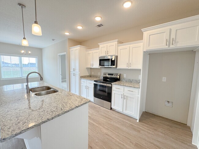 Building Photo - 310 Parkersburg Ln