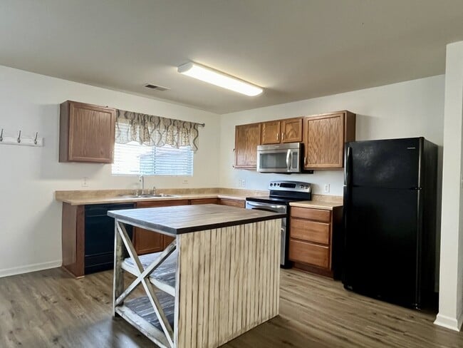 Building Photo - 202 Sagebrook Dr