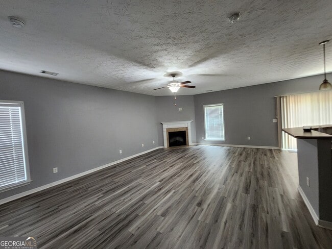 Building Photo - 5752 Olivia Ln