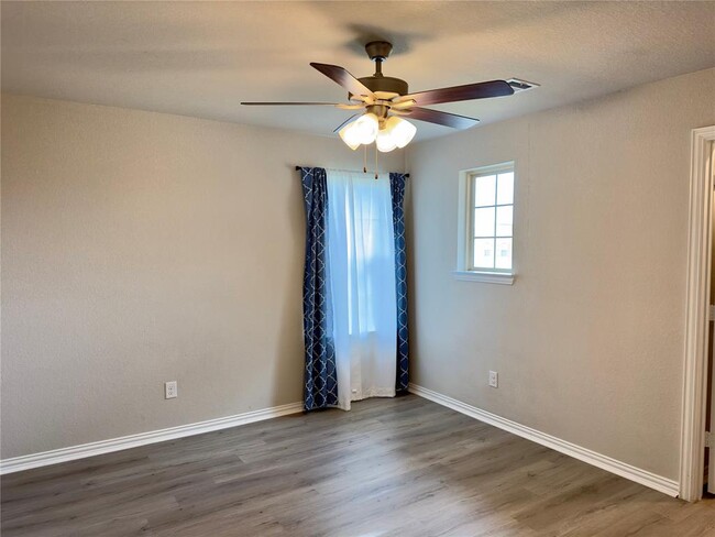Building Photo - 32927 Silver Mdw Wy