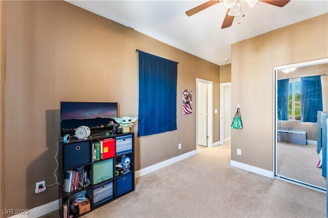 Building Photo - 1005 Windwalker Ave