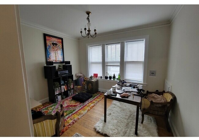 Building Photo - 3701 N Hoyne Ave