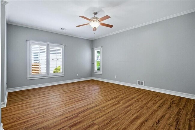 Building Photo - 210 Masters View Ct