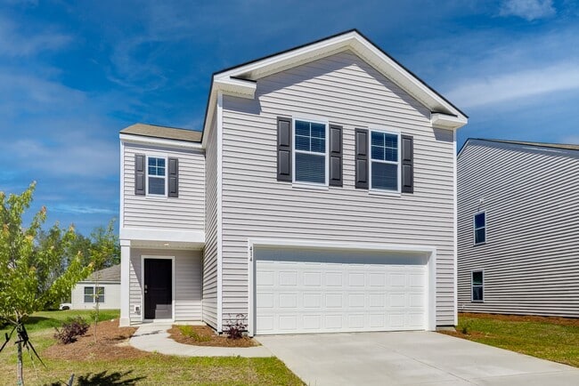 Building Photo - Spacious 4-Bedroom Home in Sought-After Lo...
