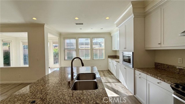 Building Photo - 64 Sedgewick