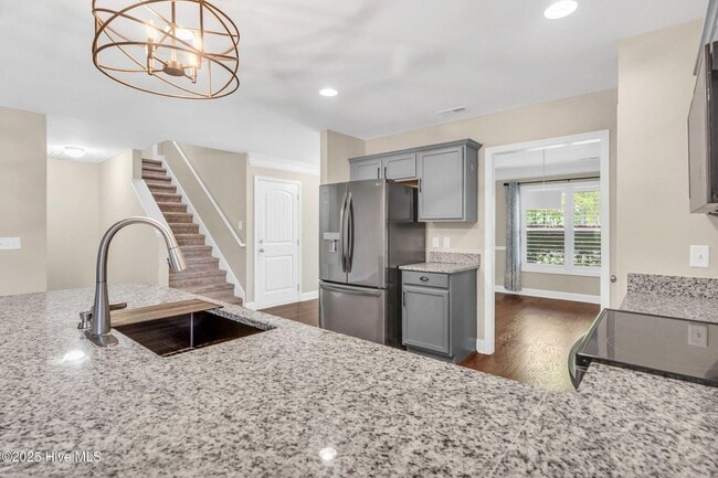 Building Photo - 3 Bed 2 Bath w/ a Bonus in Vineyard Plantation!