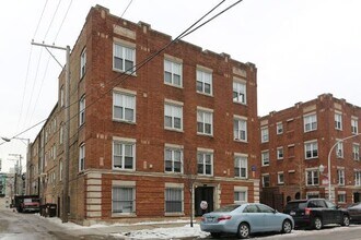 Building Photo - 734 W Cornelia Ave