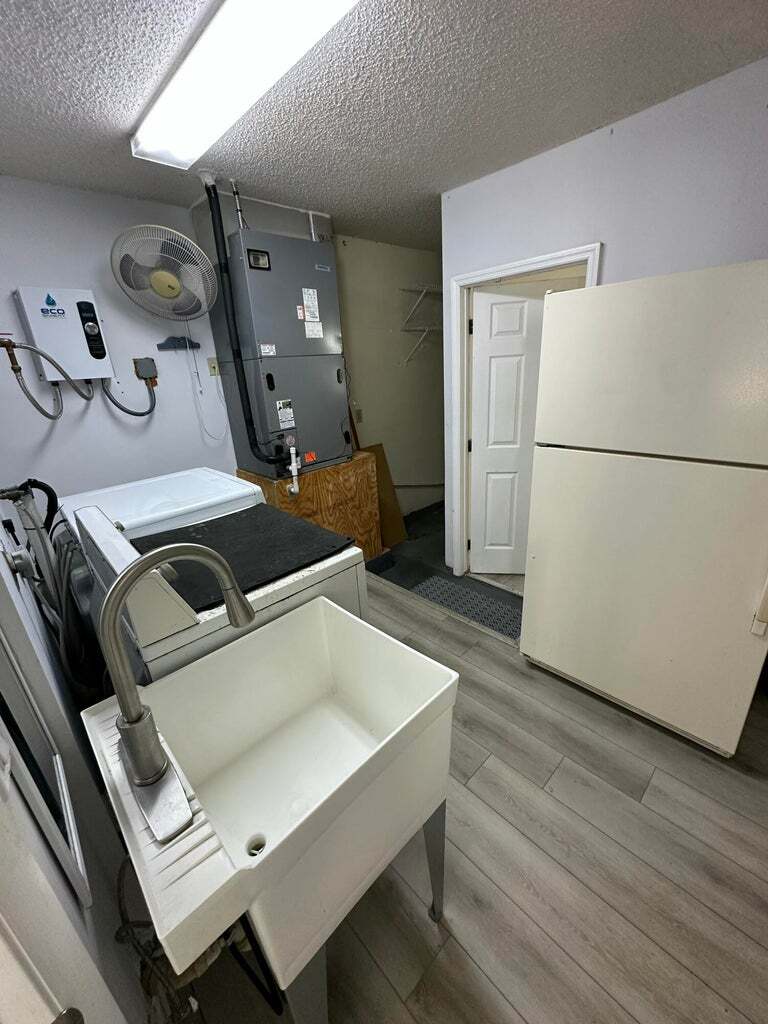 Building Photo - 3291 SW 4th St