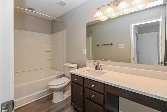 Building Photo - 831 Littleton Dr