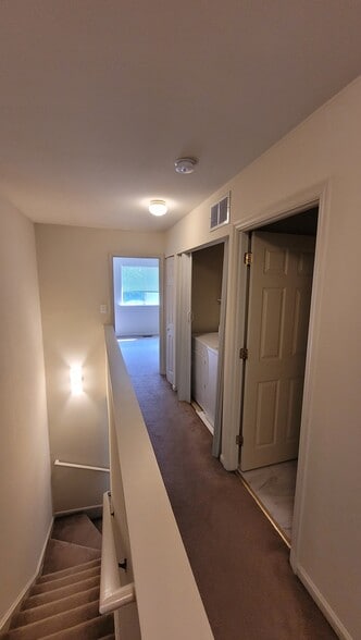 Building Photo - 516 Welsh Rd