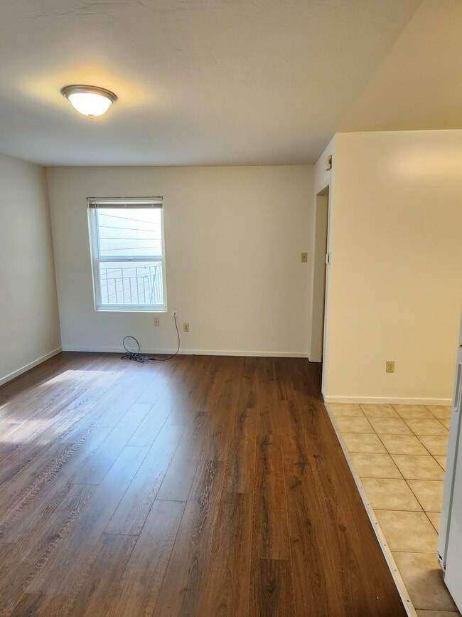 Building Photo - 1810 Bush St