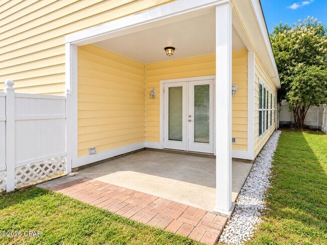 Building Photo - 9010 Polly Ave