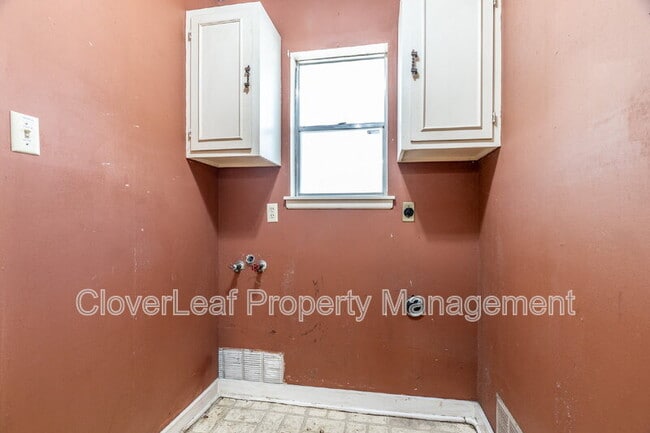 Building Photo - 13006 El Marro St