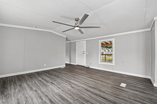 Building Photo - 2122 Koster Rd