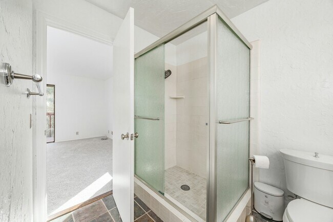 Building Photo - 3200 Mulberry Dr