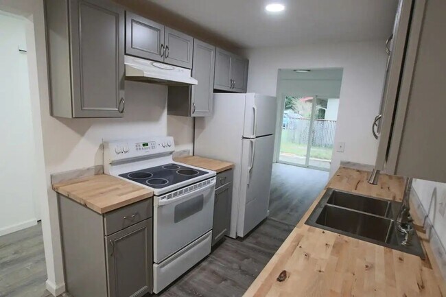 Building Photo - 290-292 65th Court Southwest