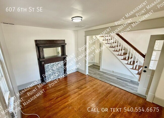 Building Photo - 607 6th St SE