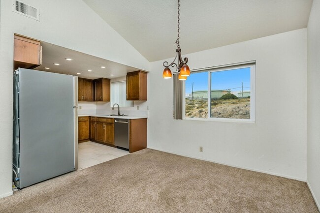 Interior Photo - 119 Loma Vista St