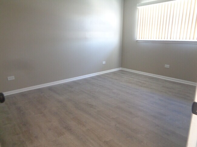 Building Photo - 11953 S Lawndale Ave