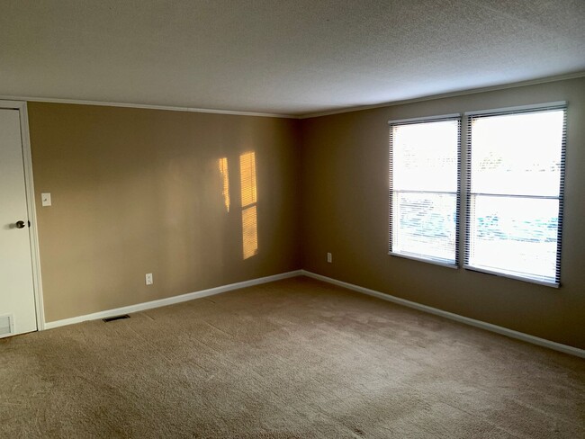 Building Photo - Renovated 3 Bedroom Home In Raleigh, Apply...