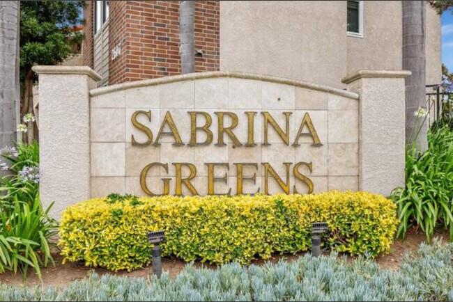 Building Photo - 2639 Pirineos Way