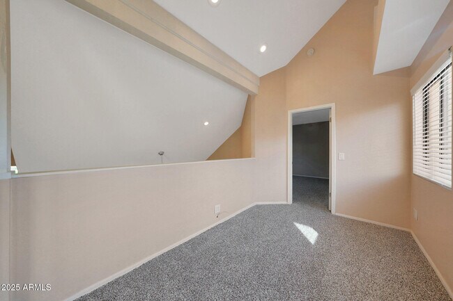 Building Photo - 4653 W Dublin St