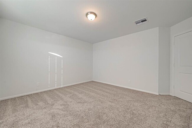 Building Photo - 939 Summer Vlg Wy