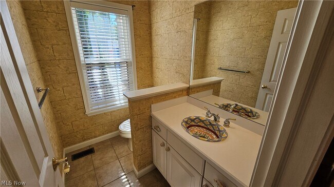Building Photo - 7235 Dursley Ct