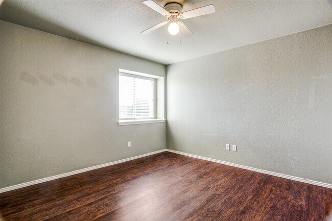 Building Photo - 317 Lava Bed Dr