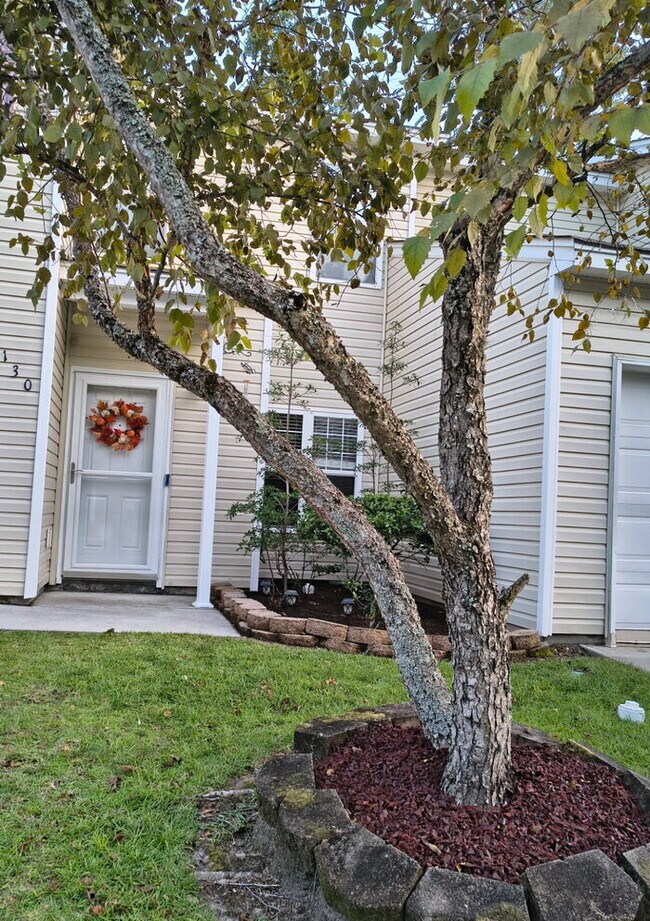 Primary Photo - 130 Grand Oaks Dr