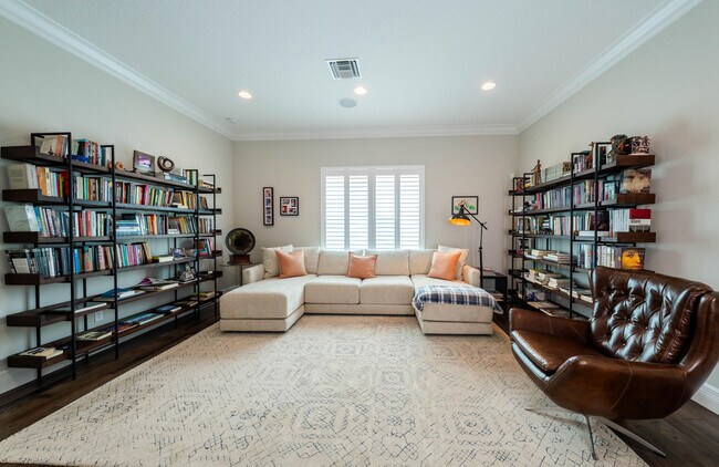 Building Photo - 9368 Eden Roc Ct
