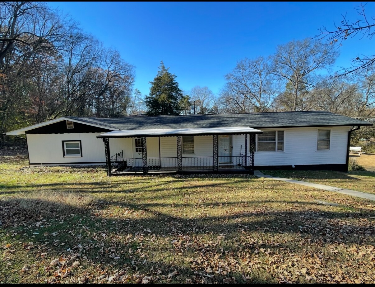 Building Photo - 3009 Cox Ln