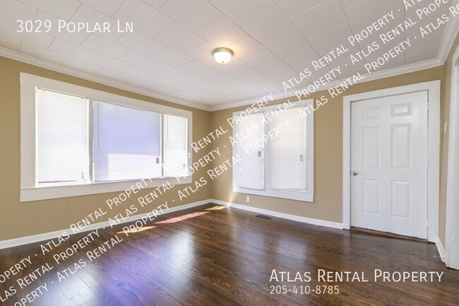 Building Photo - 3029 Poplar Ln