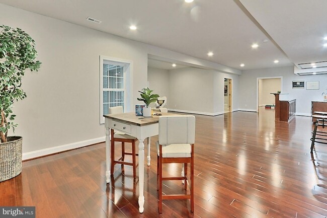 Building Photo - 6526 Dearborn Dr