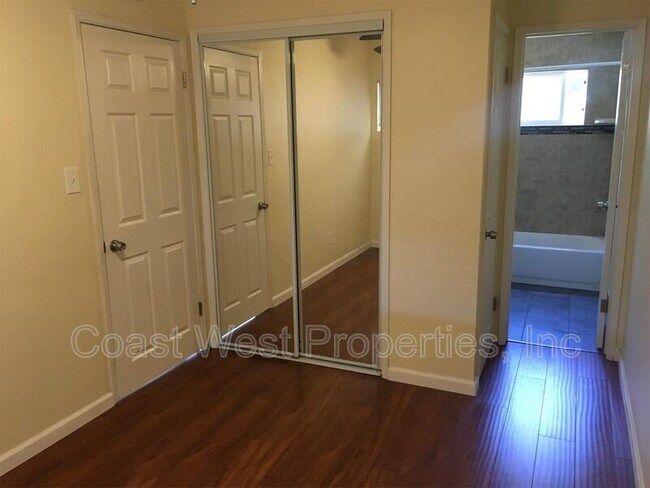 Building Photo - 4566 Maryland St