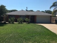 Building Photo - 1221 Marine Dr