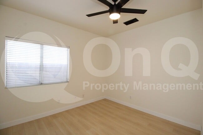 Building Photo - 1432 E Princeton Ave